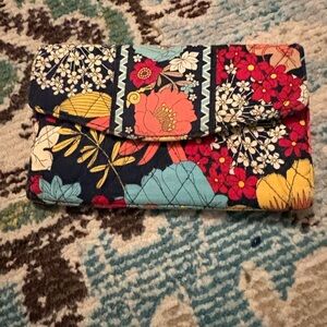 Vera Bradley happy snails trifold wallet